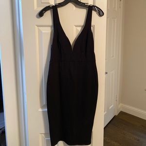 Black bodycon dress